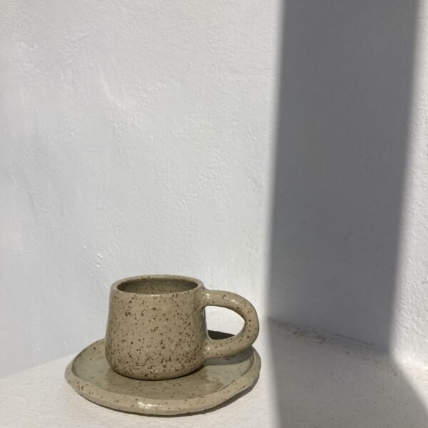 Cups with handle